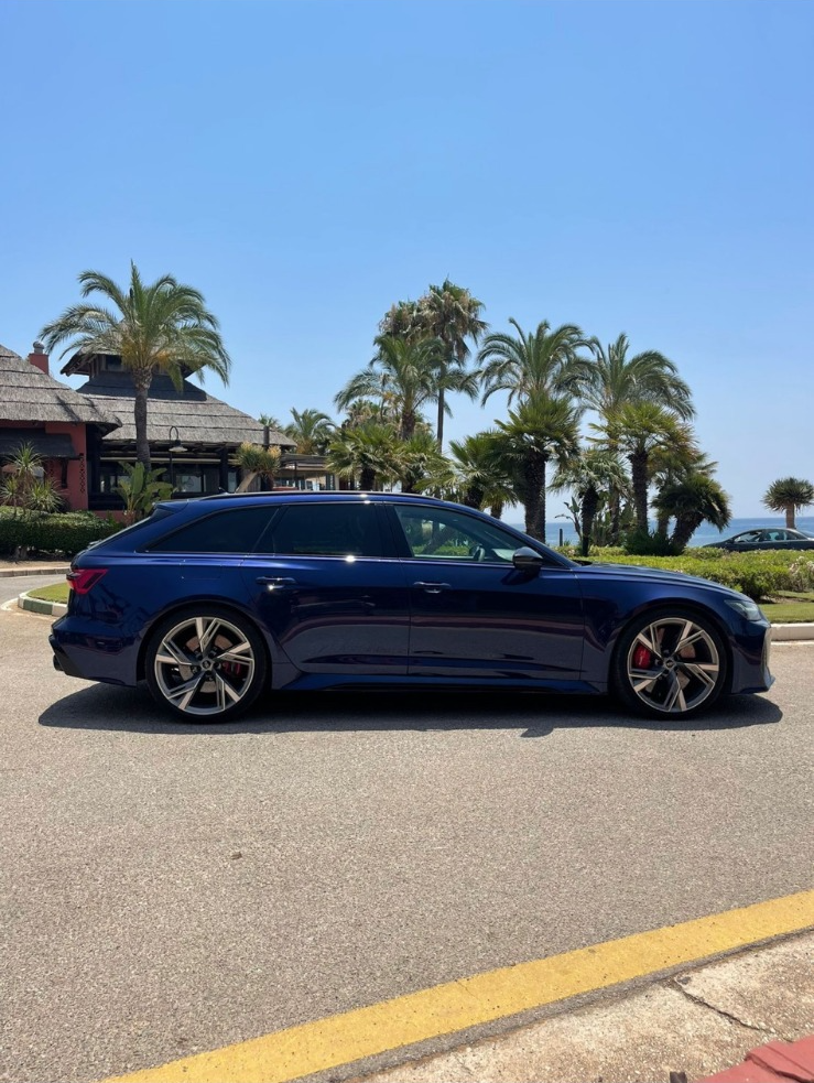 Audi RS6 (Blue)