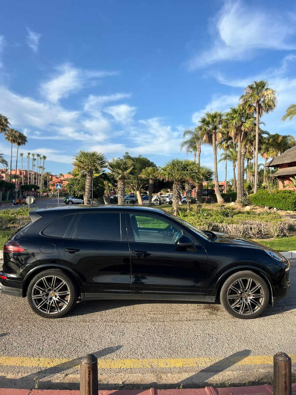 Porsche - Cayenne Platinum Edition